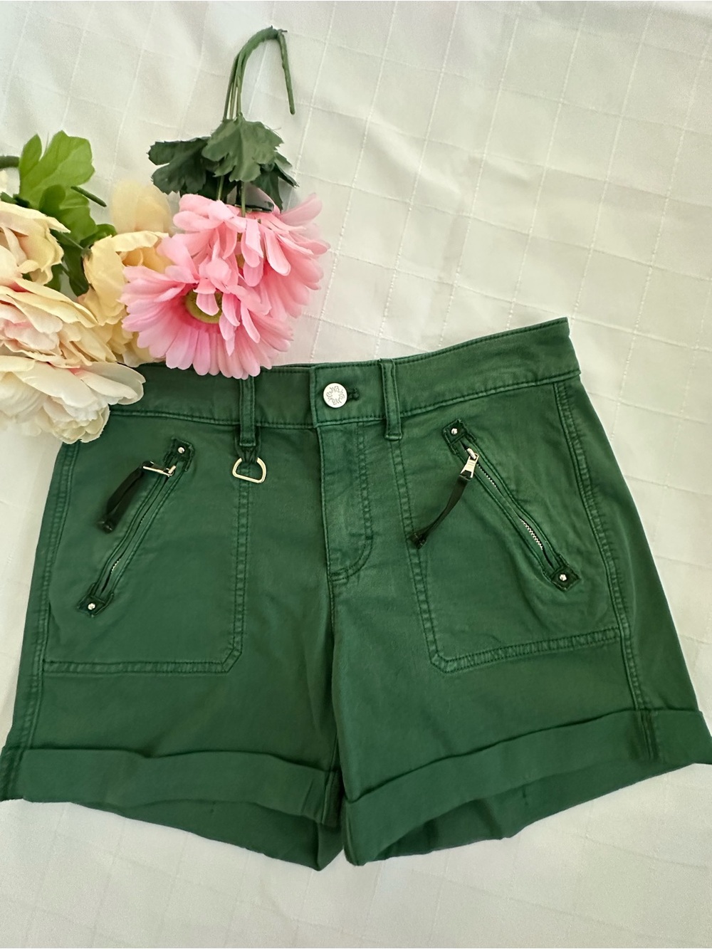 White House Black Market NWOT Dark Green Pret-A-Play Shorts! Never Worn